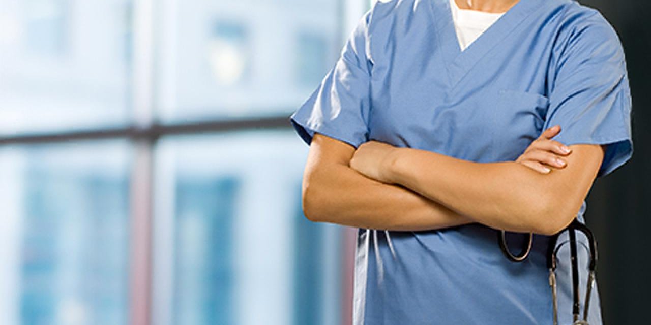 İngiltere'de Hastaneler Personel Açığı Nedeniyle Hemşireleri Doktorların Yerine Kullanıyor