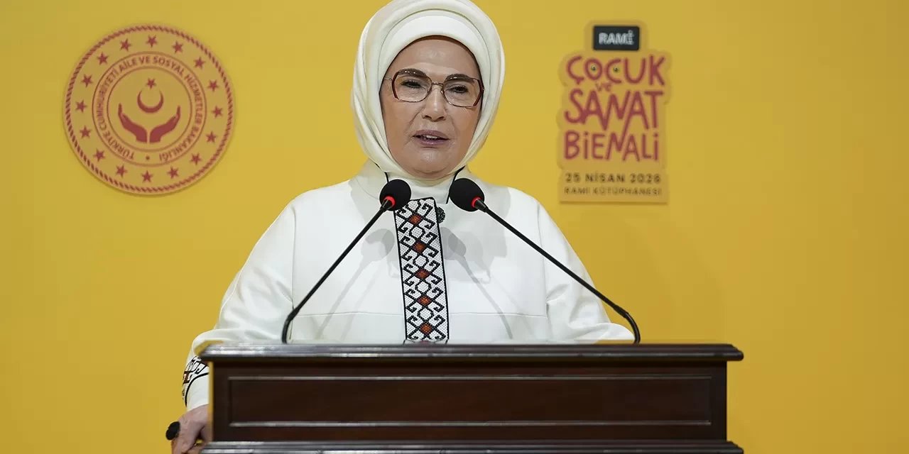 Emine Erdoğan, Rami Çocuk ve Sanat Bienali'nin Açılışına Katıldı: