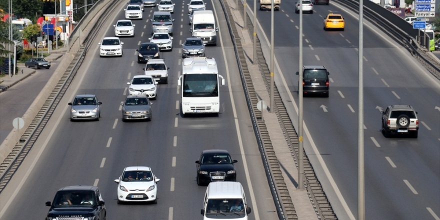 Trafiğe 9 Ayda 472 Bin 400 Aracın Kaydı Yapıldı