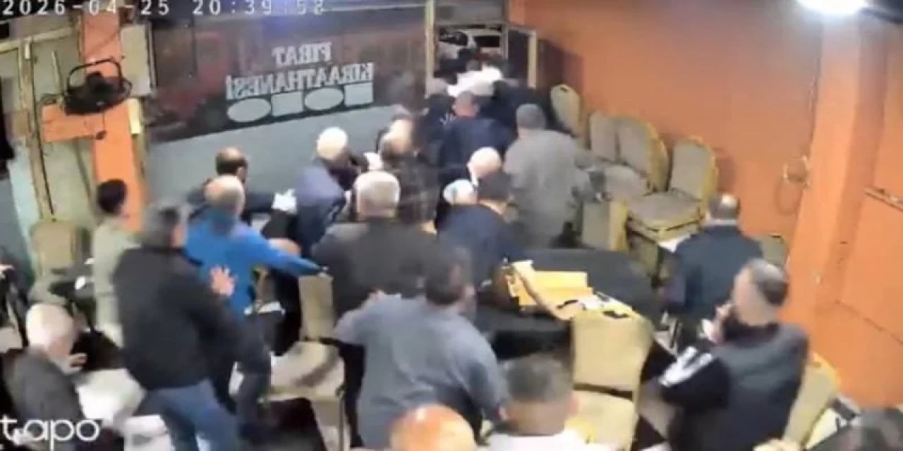 İstanbul'da Yüksek Ses Müzik Kahvehanenin Camını Titretince Deprem Sandılar