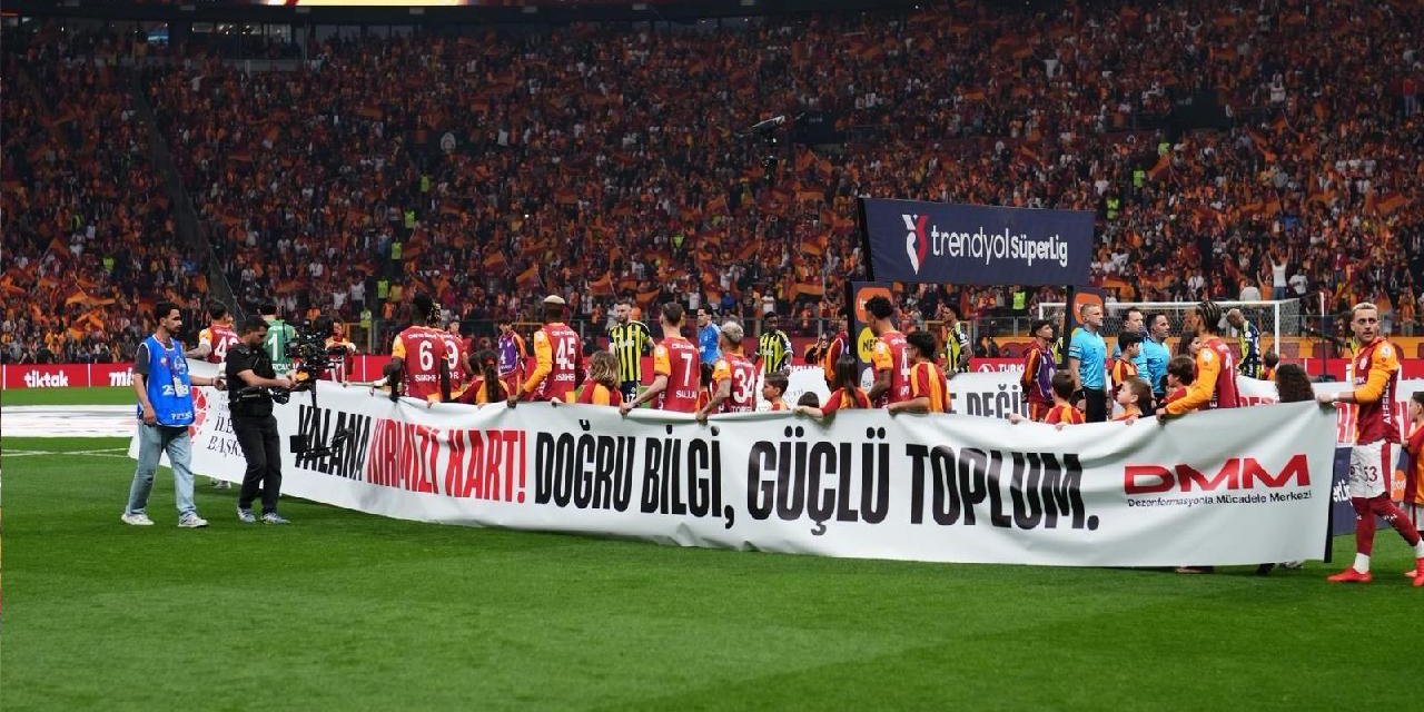 Dev Derbide "Dezenformasyona Kırmızı Kart" Mesajı