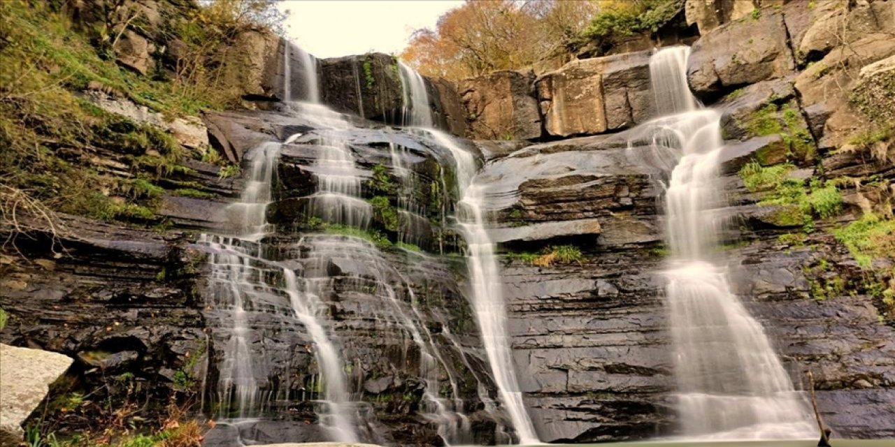 Kabaceviz Şelaleleri Baharla Yeşil Örtüsüne Kavuştu