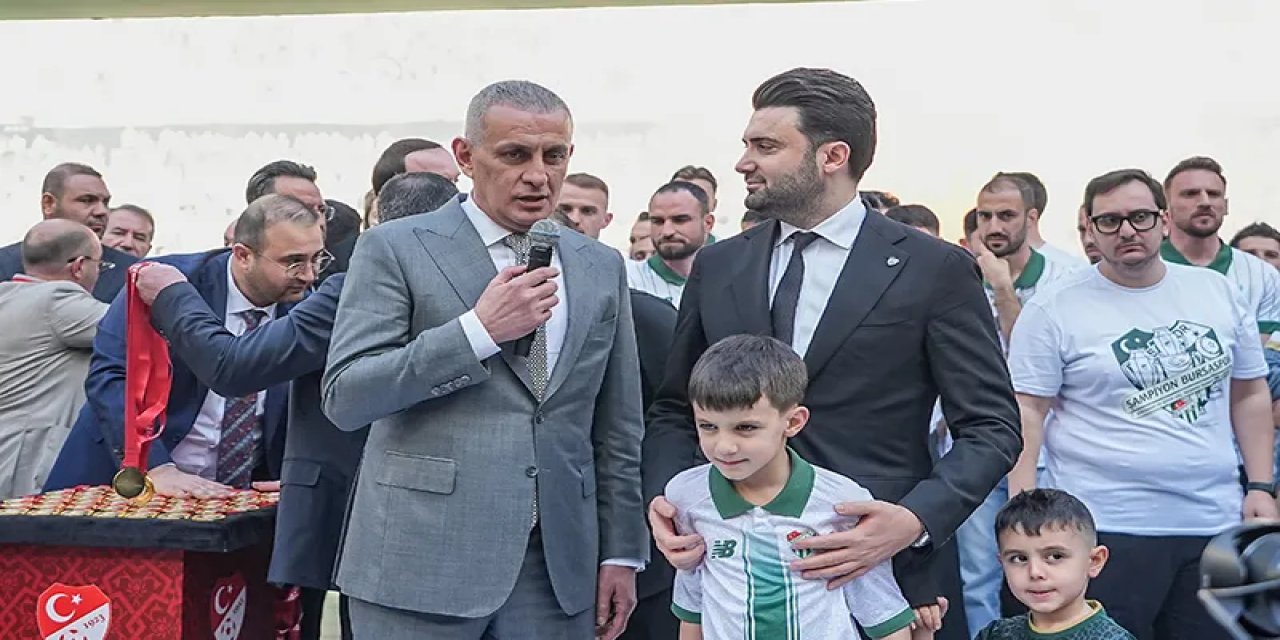 TFF Başkanı İbrahim Hacıosmanoğlu Şampiyonluk Töreninde Islıklandı, Yuhalandı!