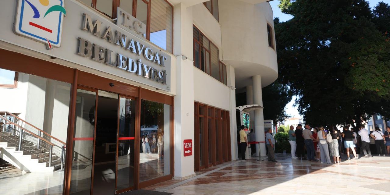 Manavgat Belediyesine 'Rüşvet' Soruşturması: Duruşma 12 Mayıs'a Ertelendi