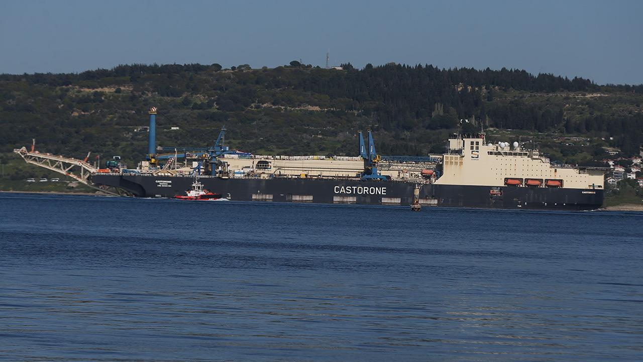 Çanakkale Boğazı’ndan "Dev" Geçiş