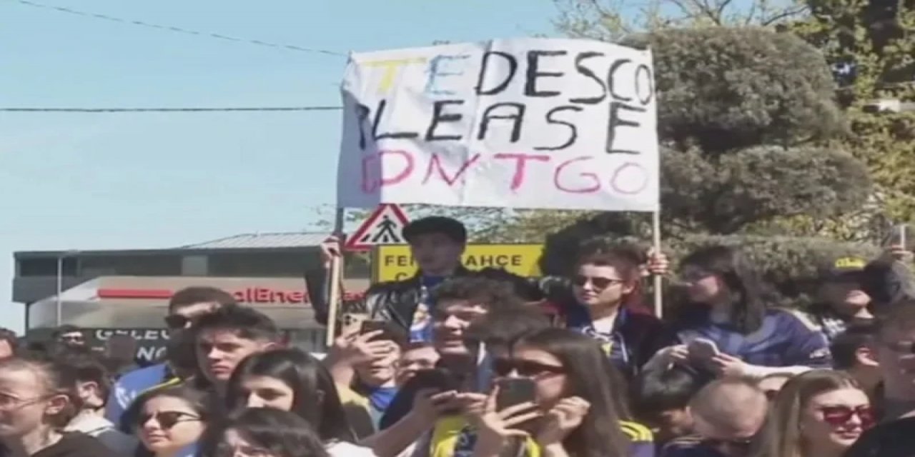 Fenerbahçeli Taraftarlardan Domenico Tedesco'ya Destek