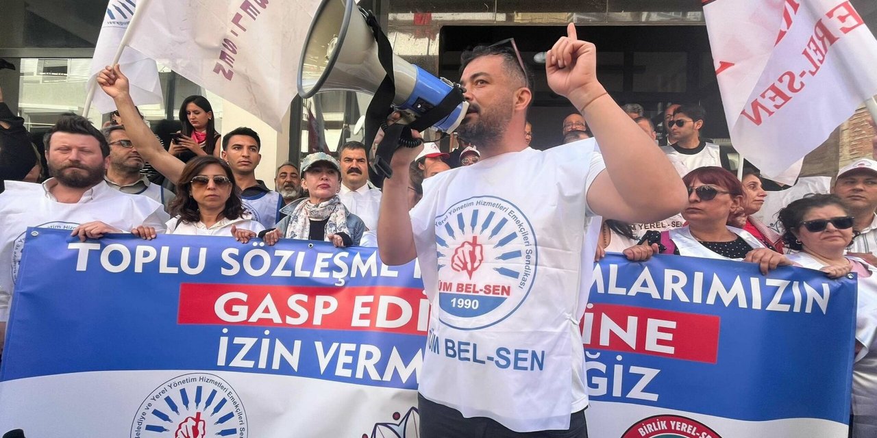 İzmir'de 4 Belediyenin Memurları İş Bıraktı