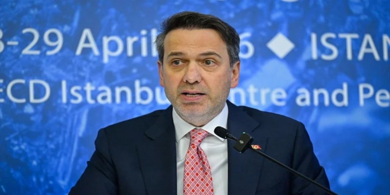 Alparslan Bayraktar'dan Özgür Özel'e: "Bu Konuda Hiçbir Şey Bilmiyorsunuz"