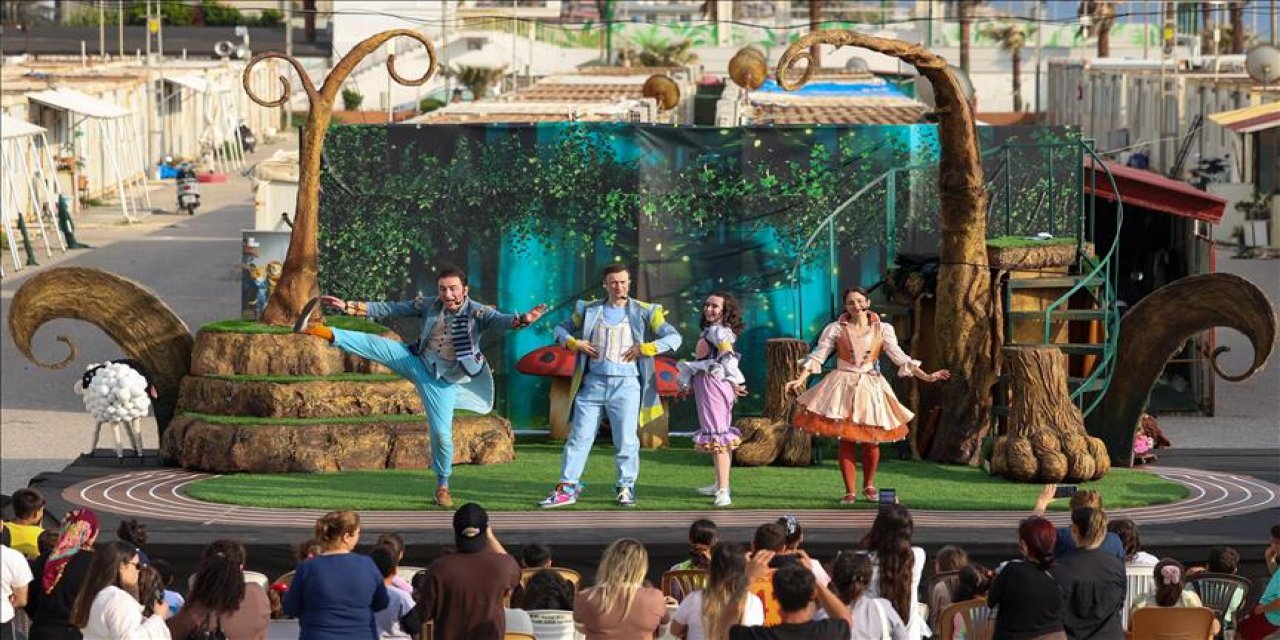 Zorlu Çocuk Tiyatrosu Hatay'da Çocuklarla Bir Araya Geldi