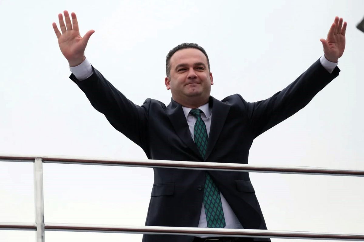 Tacizden Hapis Cezası Alan Hasbi Dede'nin Telefonundan Mide Bulandıran Yazışmalar Çıktı