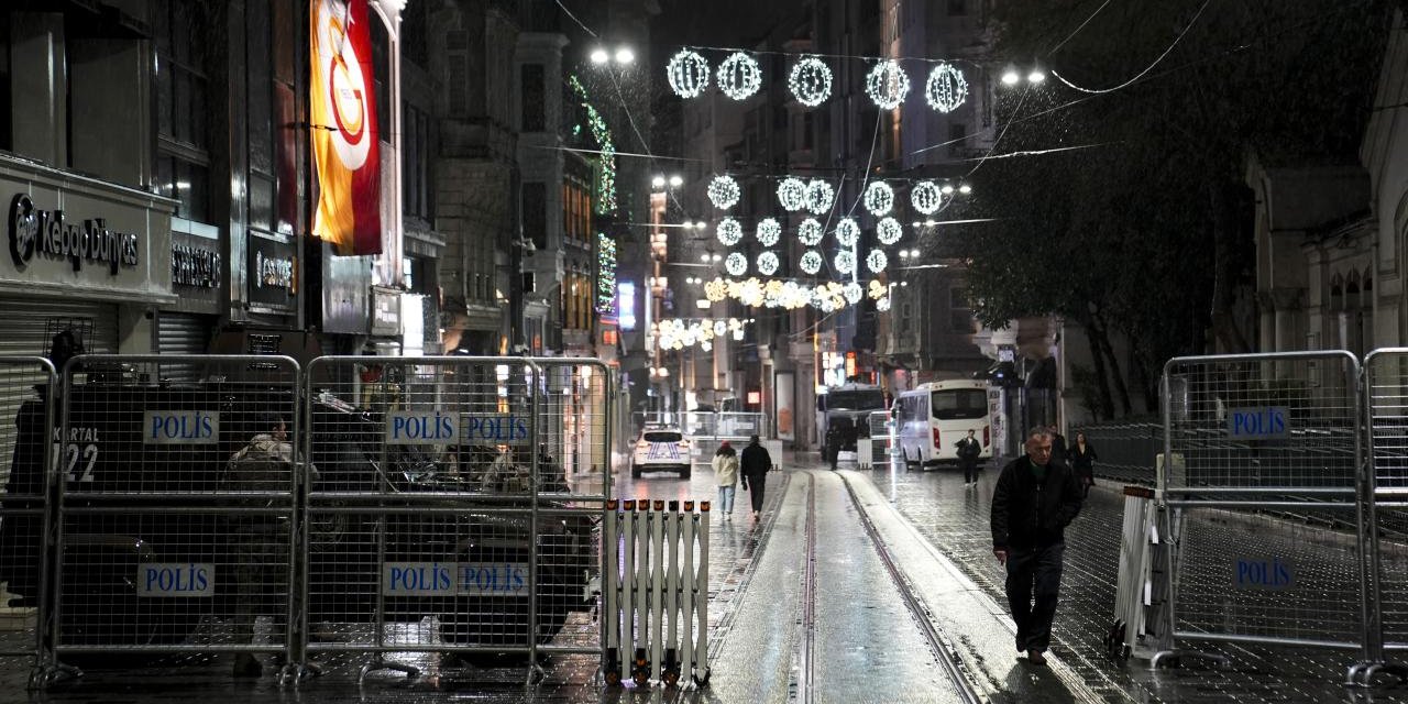 İstanbul'da Bazı Yollar Trafiğe Kapatıldı