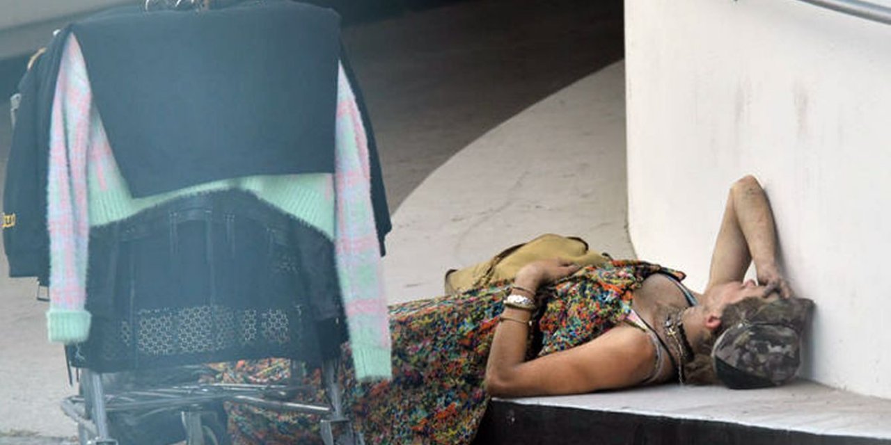 Nereden Nereye! Bir Dönemin Yıldızı Şimdilerde Çöpten Yiyecek Topluyor