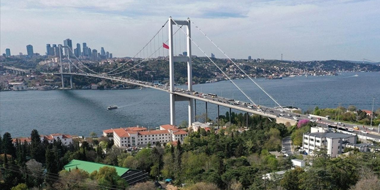 İstanbul Boğazı Gemi Trafiğine Kapatıldı