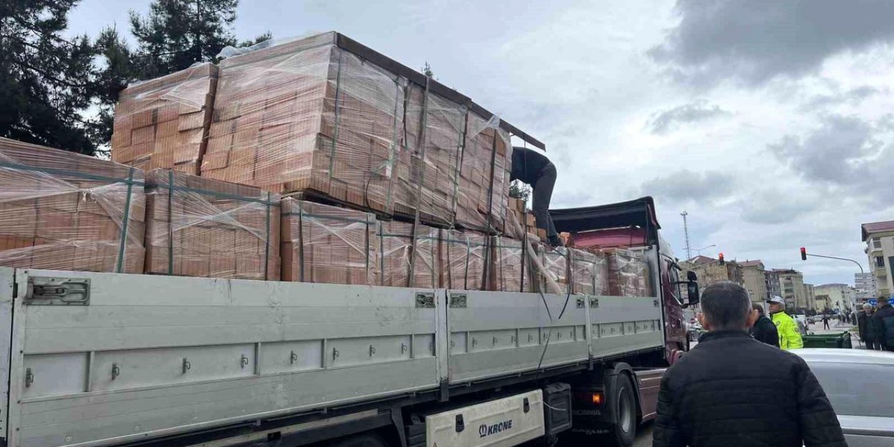 Yaralanan Eşini Kurtarmak İsterken Kendisi de Yaralandı