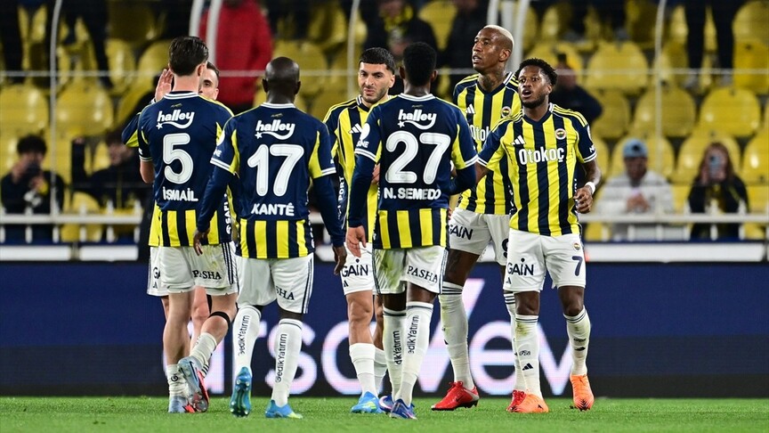 Fenerbahçe, Başakşehir'i Talisca'nın Golleriyle Mağlup Etti