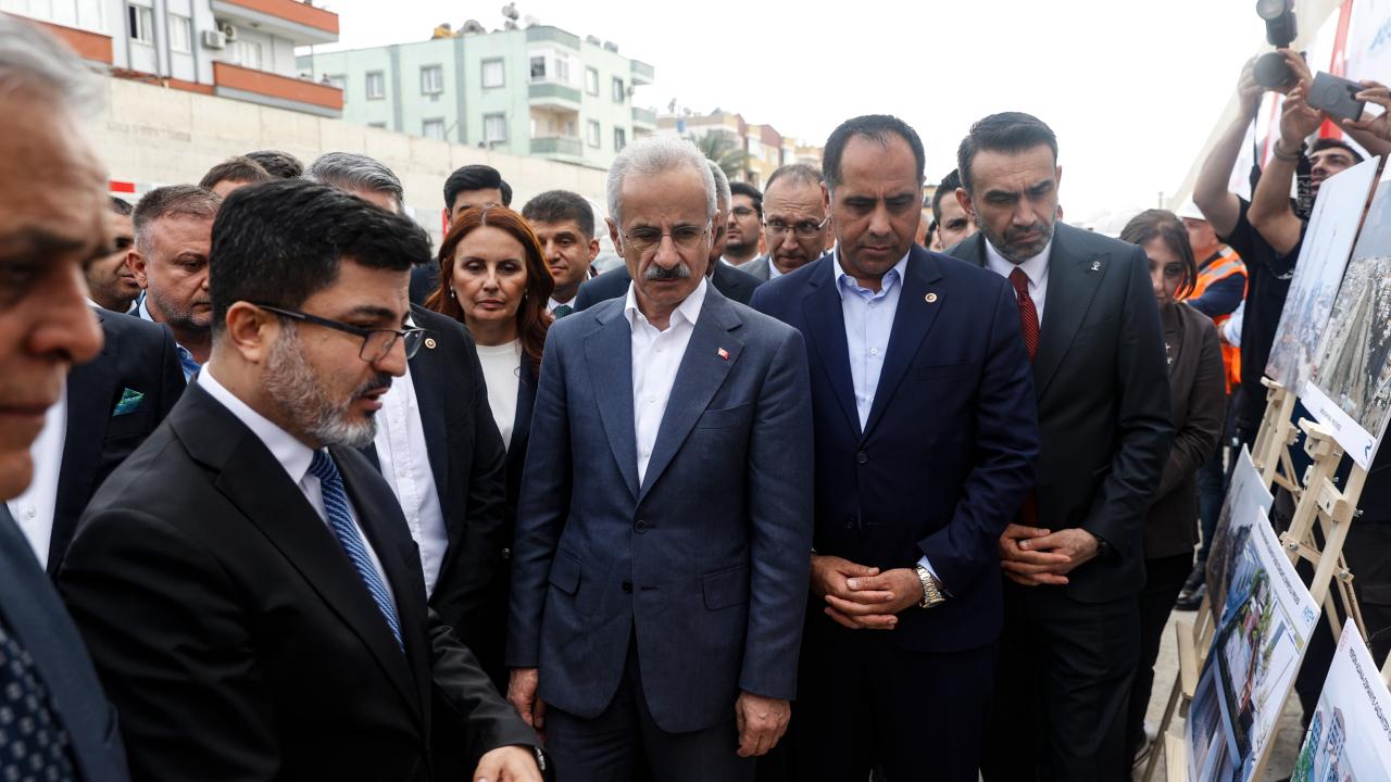 Bakan Uraloğlu, Mersin-Adana-Osmaniye-Gaziantep Hızlı Tren Projesi'ni İnceledi