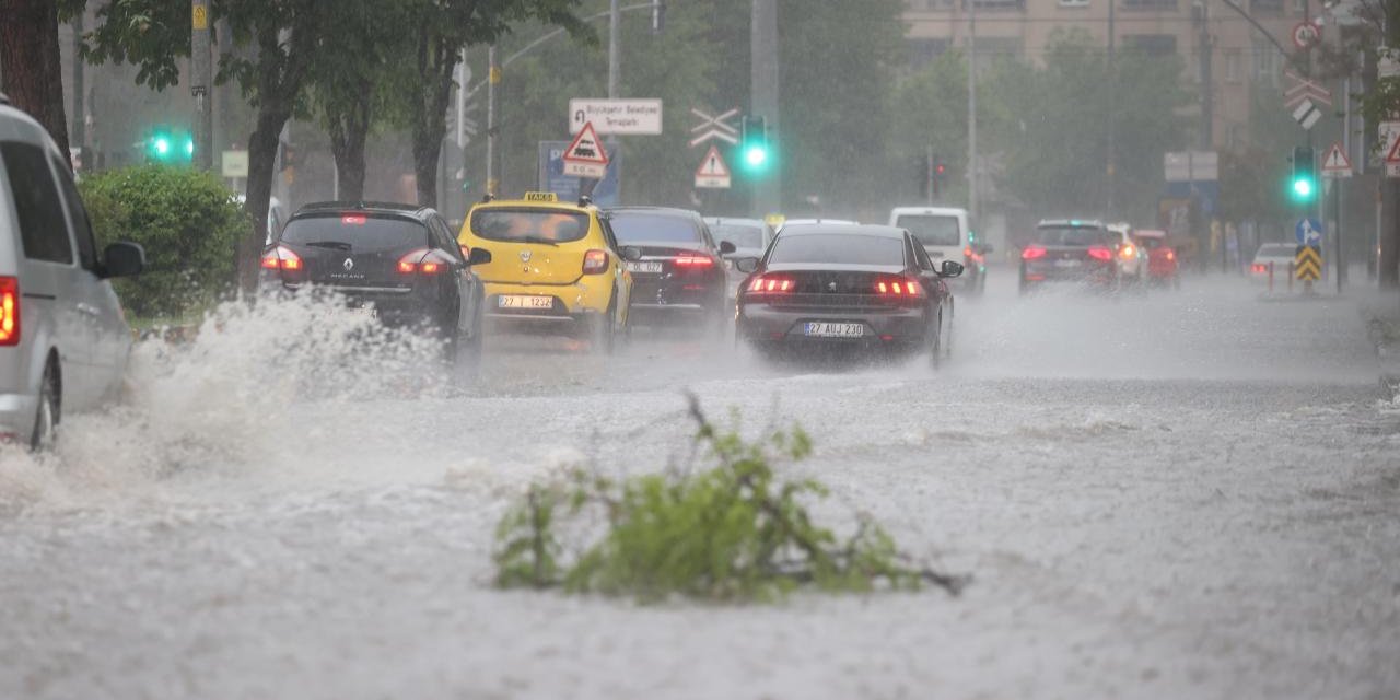 Gaziantep'te 4 İlçede Bazı Okullarda Eğitime 1 Gün Ara Verildi