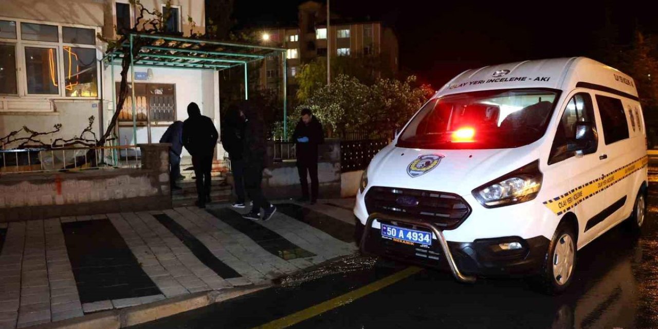 Babasını Bıçakladı, Arkasına Bile Bakmadan Kaçtı