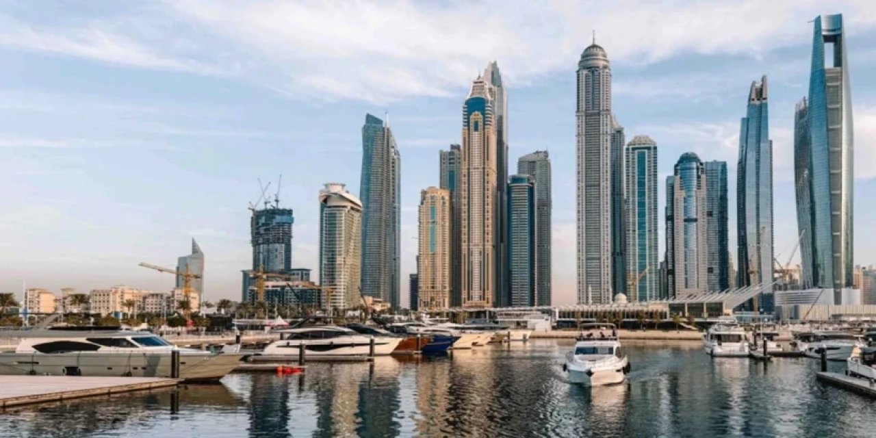 BAE'nin Turizm Başkenti Dubai Diken Üstünde: Sirenler Çaldı, Cep Telefonlarına Uyarı Mesajları Gitti