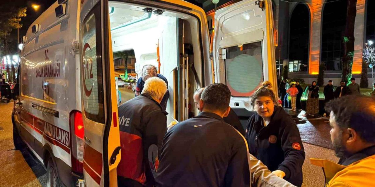 Osmaniye'de İki Otomobil Çarpıştı: 3 Yaralı