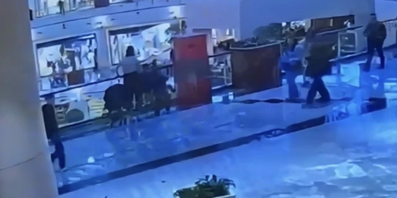 Küçük Yaşına Rağmen Tam Bir Suç Makinesi! AVM'de Çanta Çalan Çocuk Yakalandı