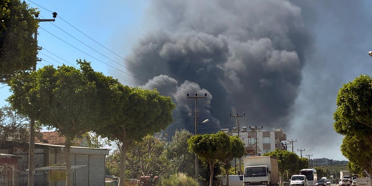 Antalya'da Depo Yangını