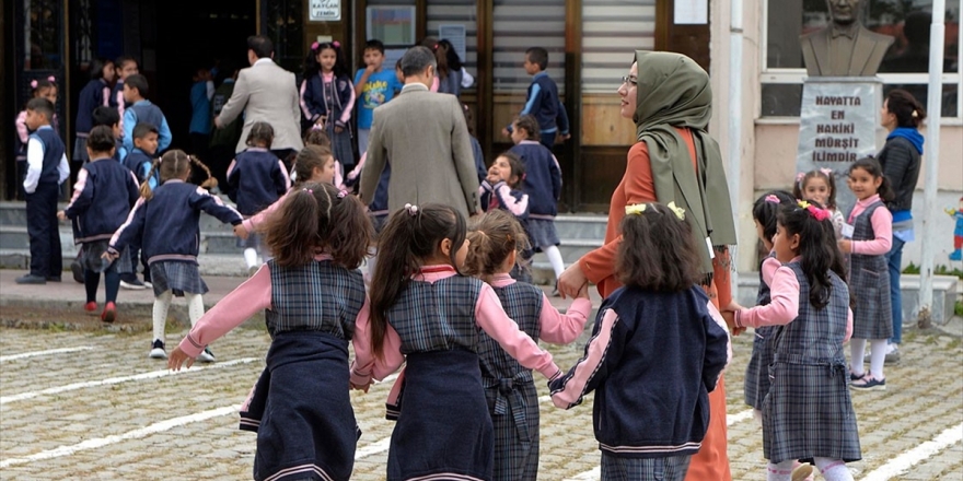 MEB'den 18 Milyon Öğrenciye Etkinliklerle Dolu İlk Ara Tatil Modeli