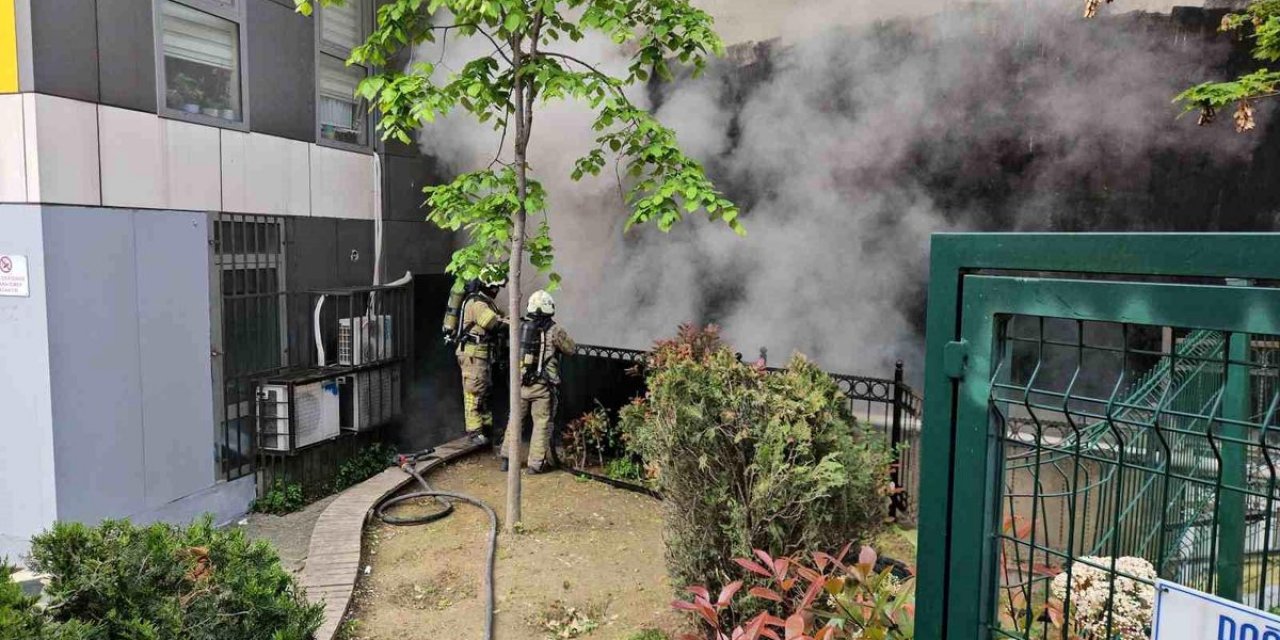 Kağıthane'de Metruk Binada Yangın: 1 Kişi Yaralandı