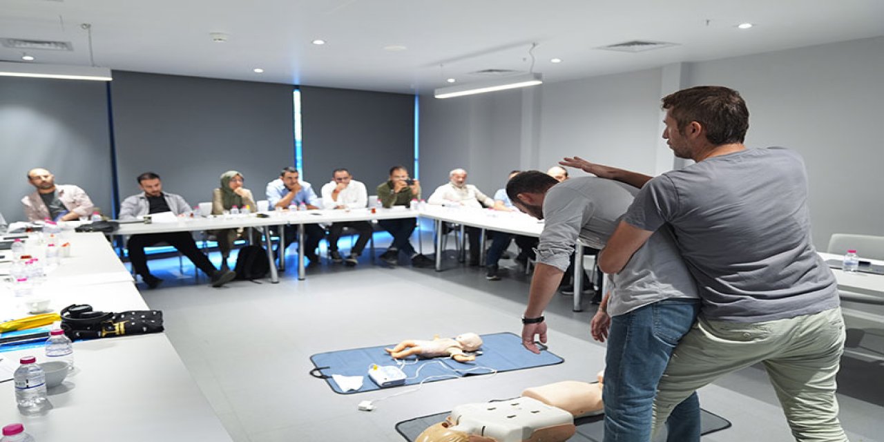 Boğazına Yiyecek Kaçan Öğrenci, Heimlich Manevrasıyla Kurtarıldı