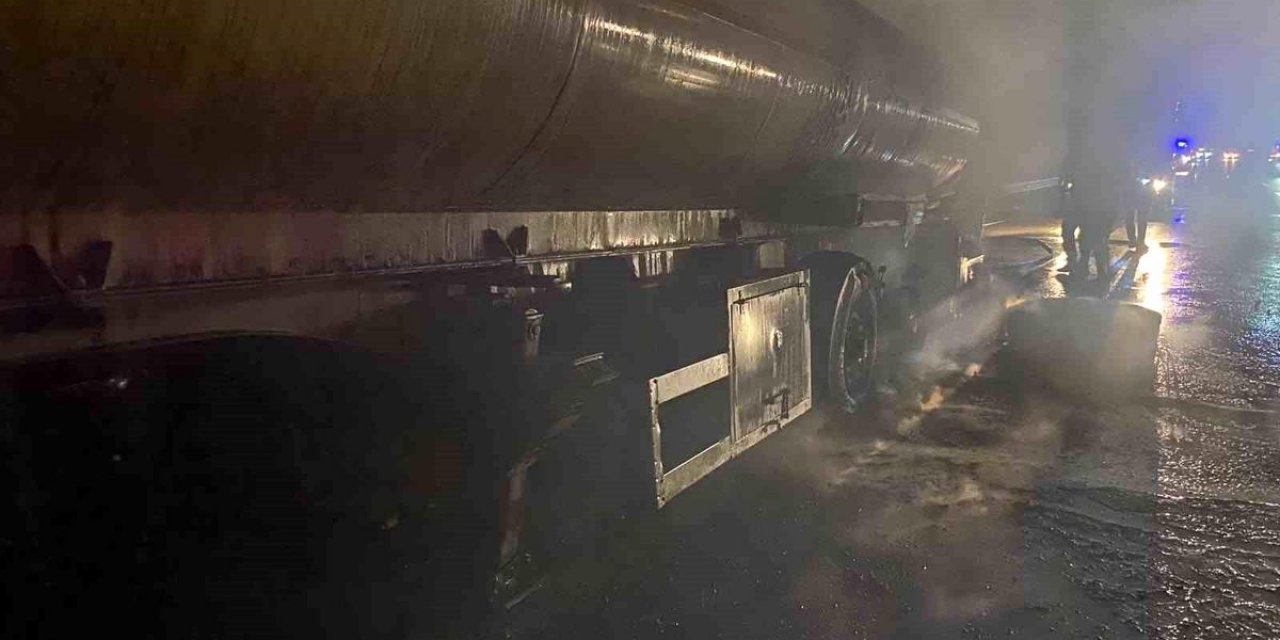 Osmaniye'de Seyir Halindeki Tanker Alevlere Teslim Oldu