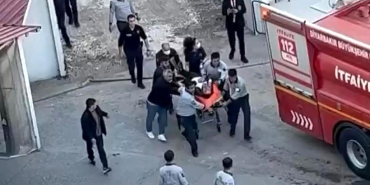 Diyarbakır'da Otelde Yangın: 13 Yaralı