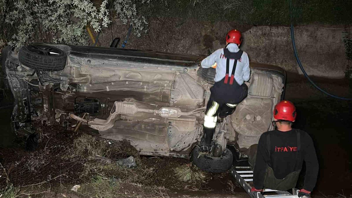 Aksaray'da Otomobil Kanalda Kayboldu