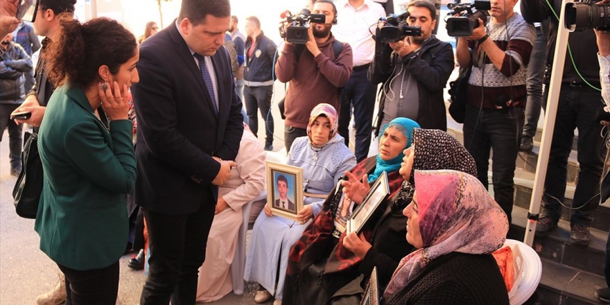 Ap Üyesi Zdechovsky'den Diyarbakır Annelerine Ziyaret