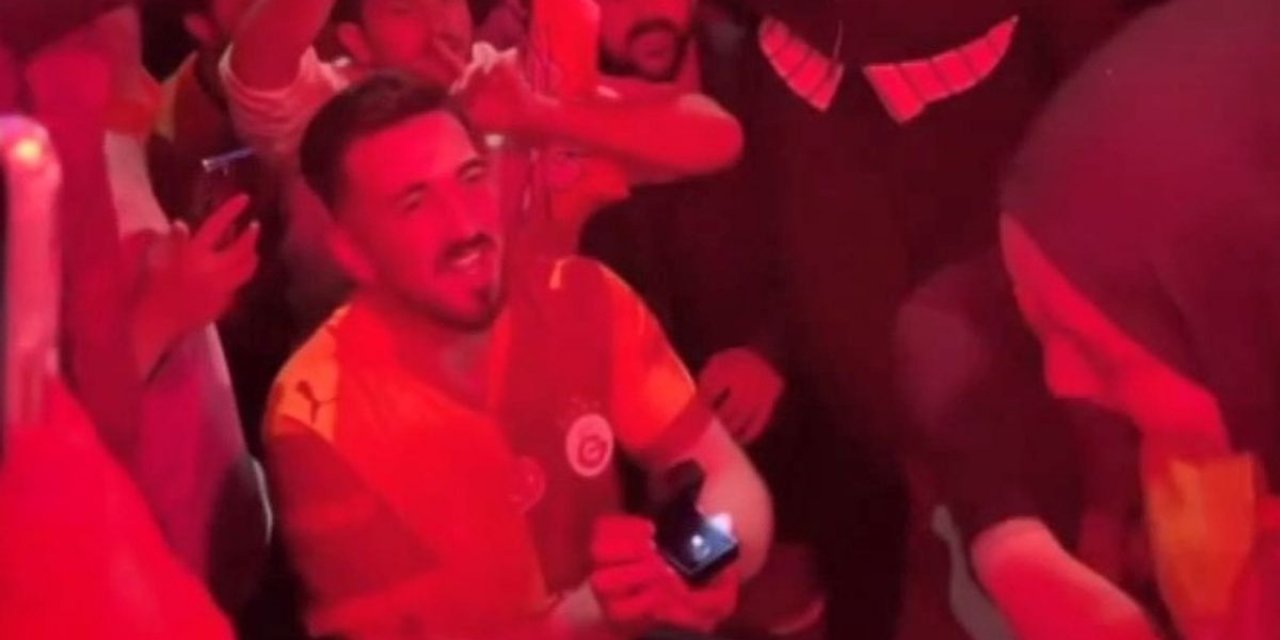 Galatasaray Kutlamasında Evlilik Teklifi