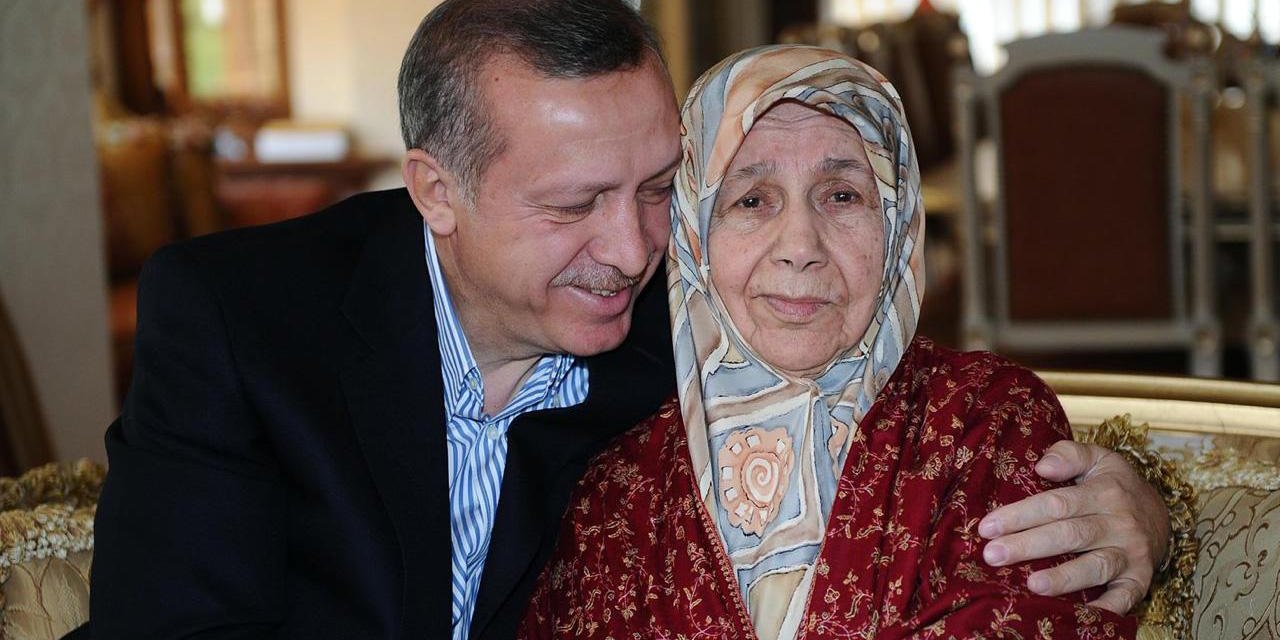 Cumhurbaşkanı Erdoğan'dan "Anneler Günü" Mesaj