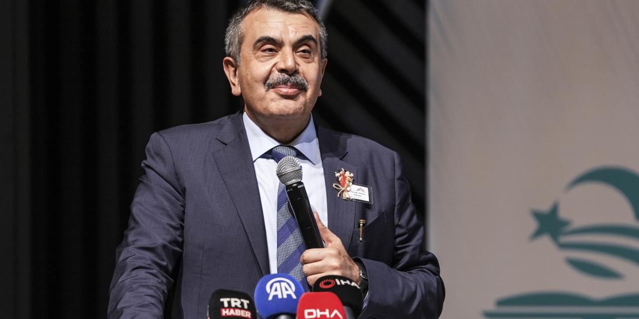 Bakan Tekin: Çocuklarımıza Milli Şuur Kazandırıyoruz
