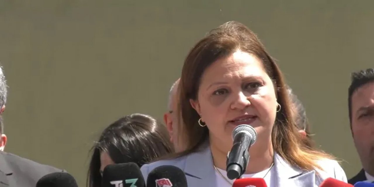 Parti'ye Geçen Burcu Köksal Afyonkarahisar'da Vatandaşlara Seslendi: "Yeni Bir Döneme Adım Attık"
