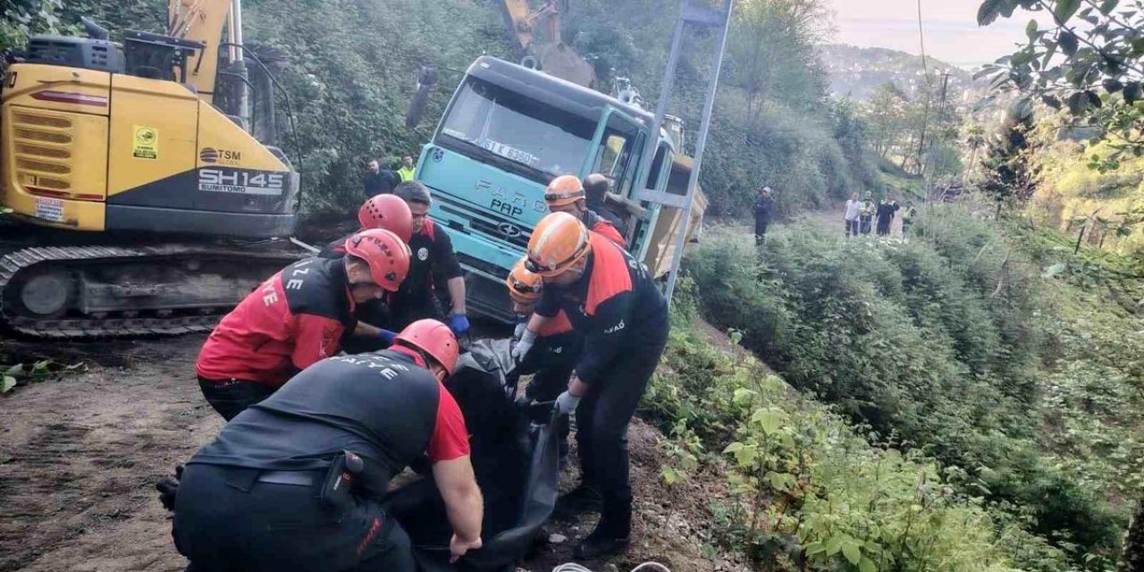 Rize'de Kamyon Kazası: Sürücü Hayatını Kaybetti