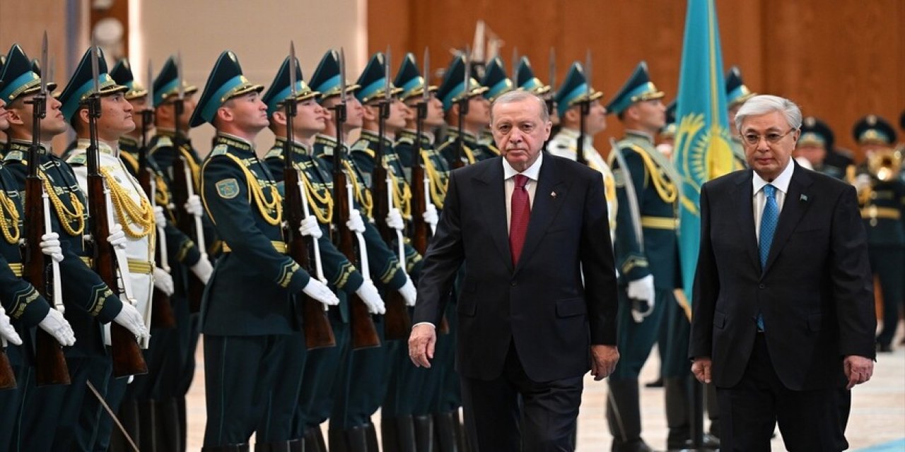 Cumhurbaşkanı Erdoğan, Kazakistan'da Resmi Törenle Karşılandı