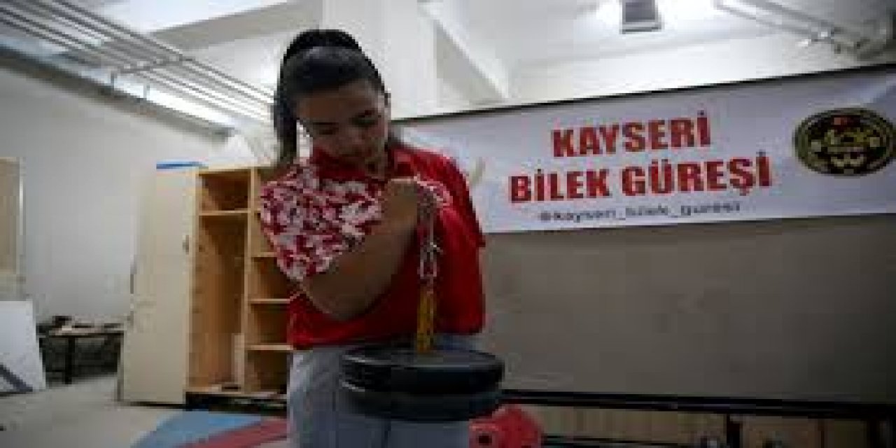 Huri Uçar'ın Hedefi Dünya Bilek Güreşi Şampiyonası'nda Altın Madalya