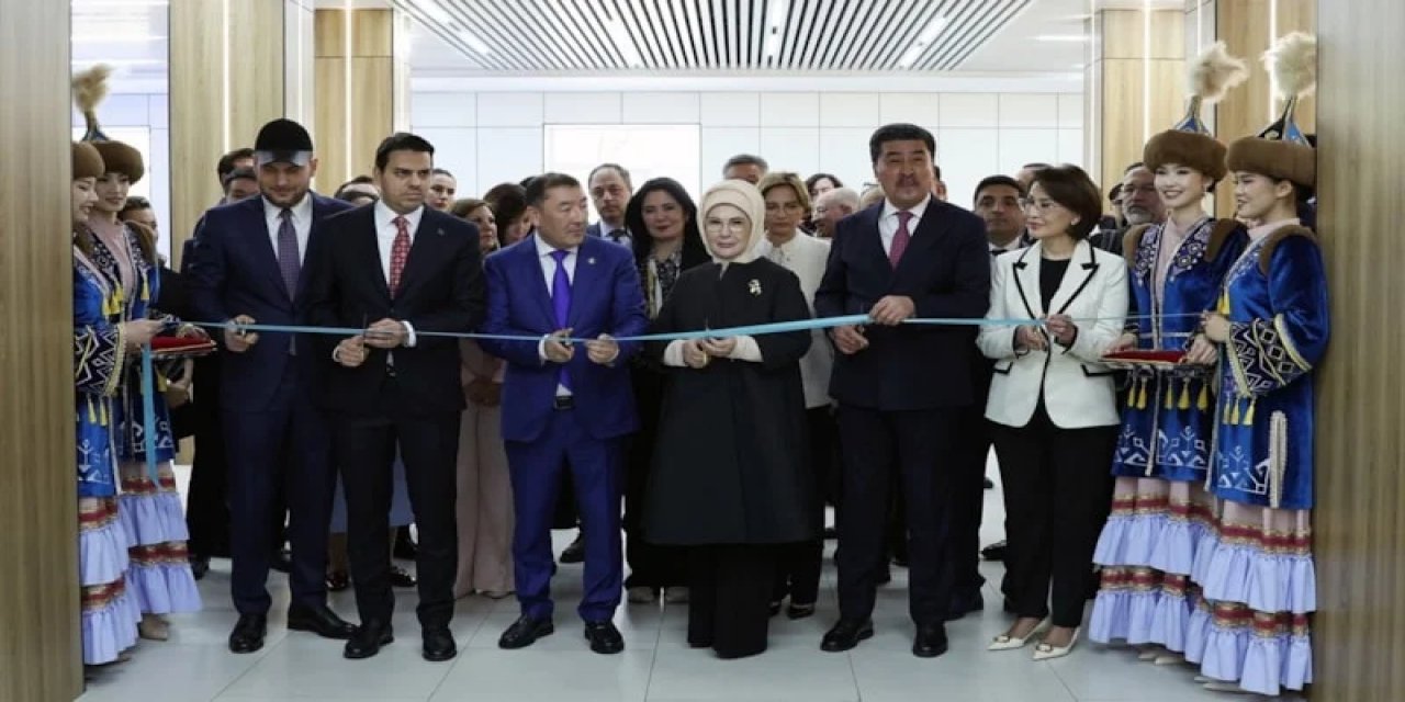 Emine Erdoğan, Kazakistan'da Sıfır Atık Eğitim Laboratuvarı'nı Açtı