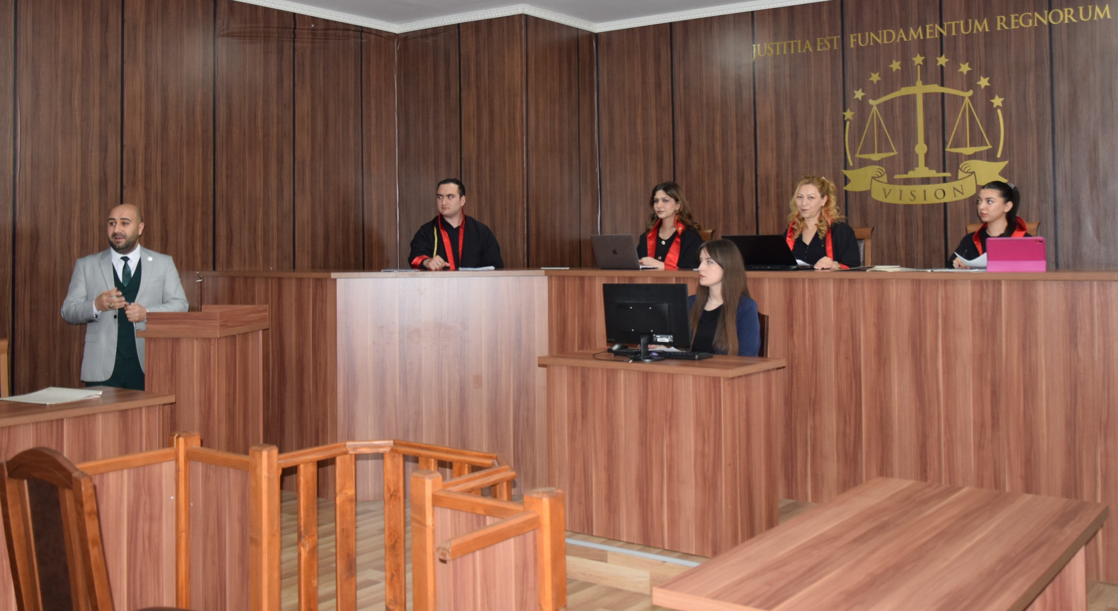 Vizyon Üniversitesi’nde Uygulamalı Hukuk Eğitimi Programı Düzenlendi