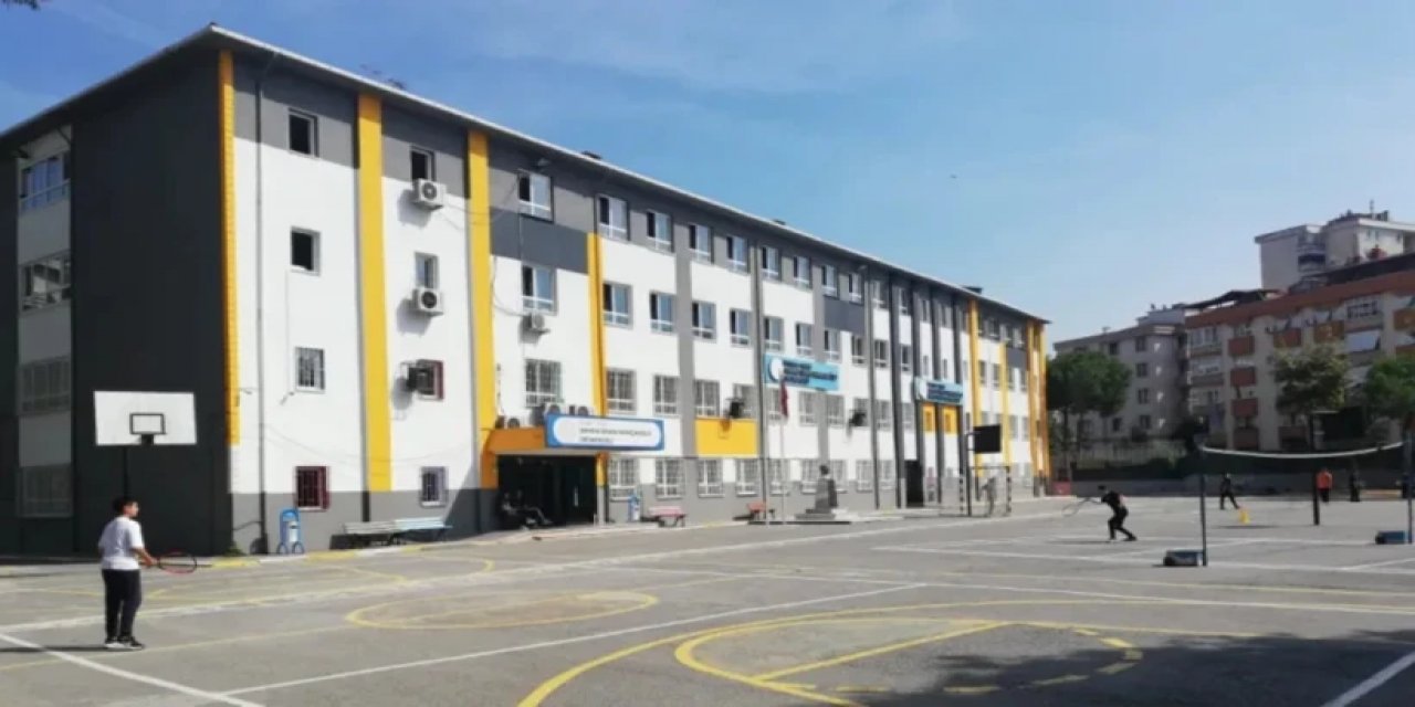 Pendik'teki Bir Okulda Kitap Listesi İddiası Valiliği Harekete Geçirdi!
