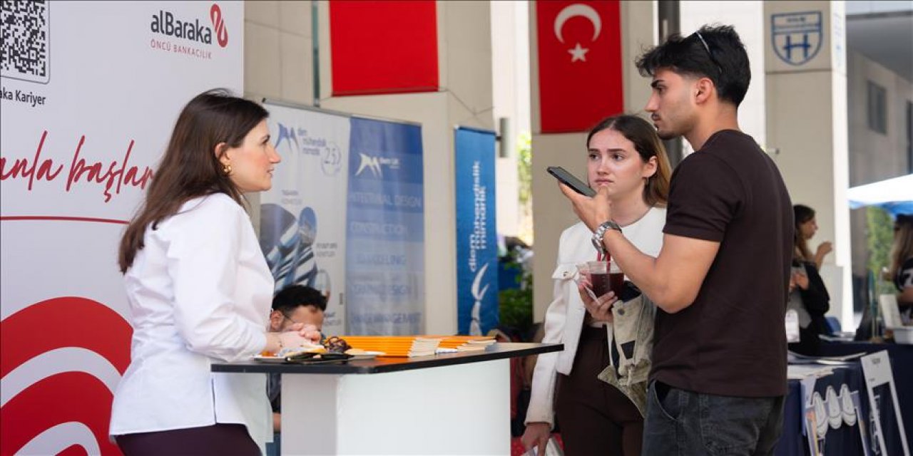 Haliç Üniversitesi "Kariyer Günü" Etkinliğinde 70'ten Fazla Firmayı Öğrencilerle Buluşturdu