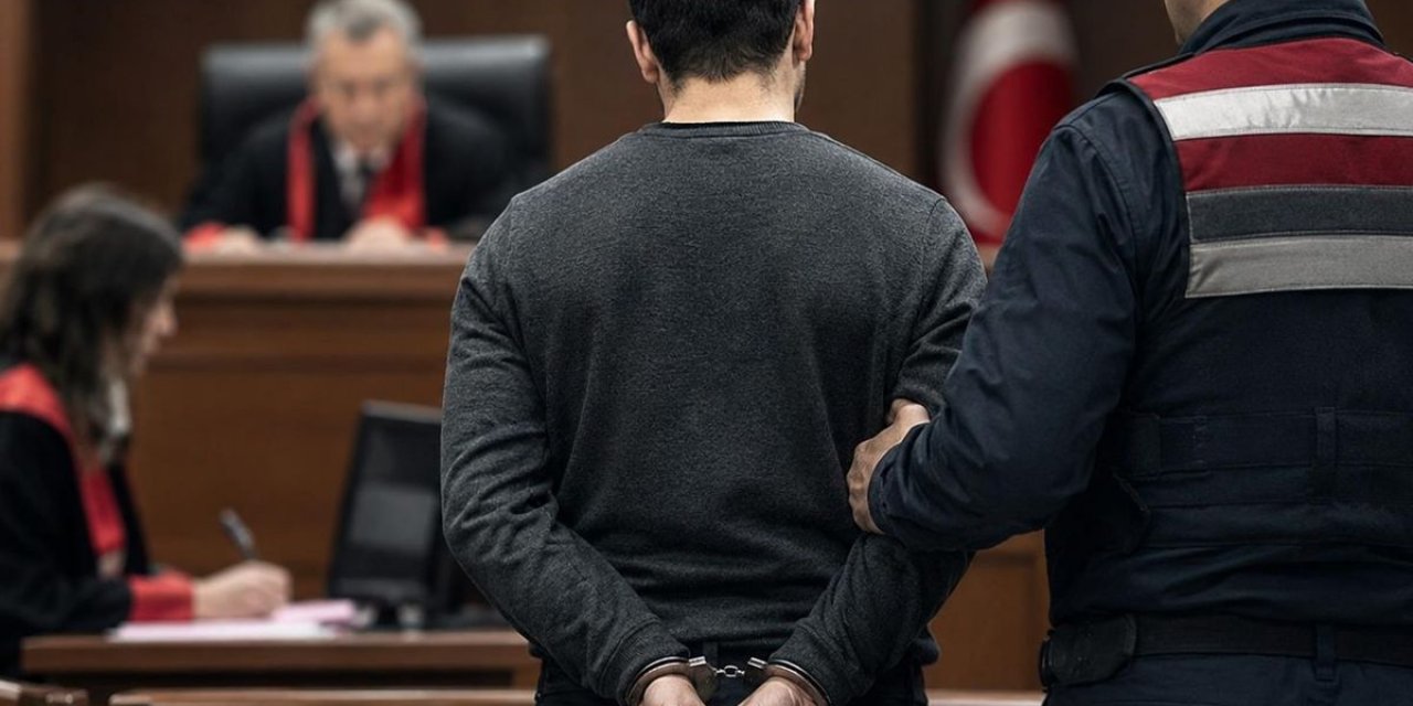 Annesine Cinsel Saldırıda Bulunan Ağabeyini Öldürdü, 2 Yıl Ceza Verilip Tahliye Edildi