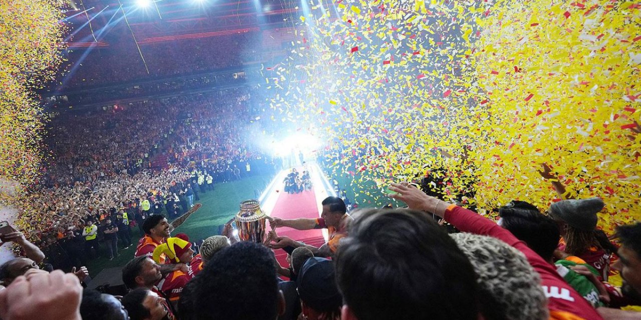 Galatasaray'dan Yeni Sezonun İlk Bombası!