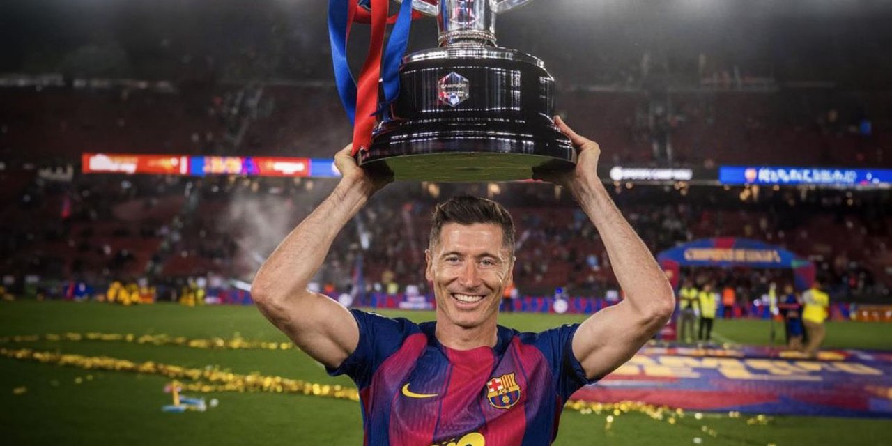 Lewandowski, Barcelona Defterini Resmen Kapattı