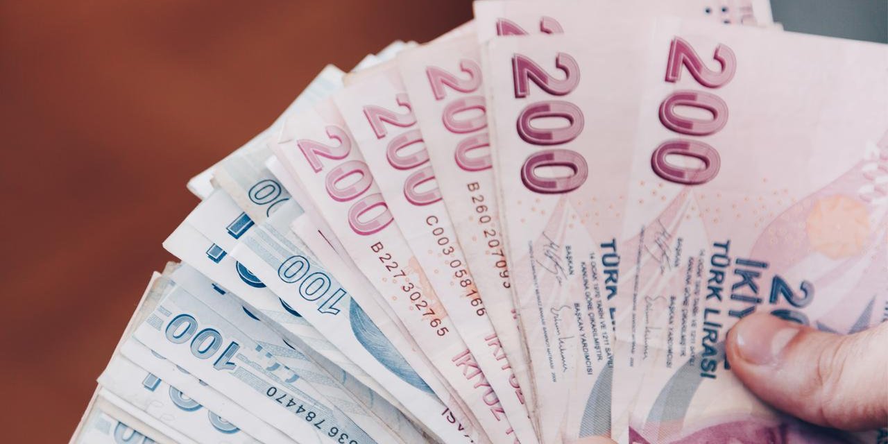 Emeklilerin İkramiye ve Aylık Ödemeleri Bugün Başlıyor