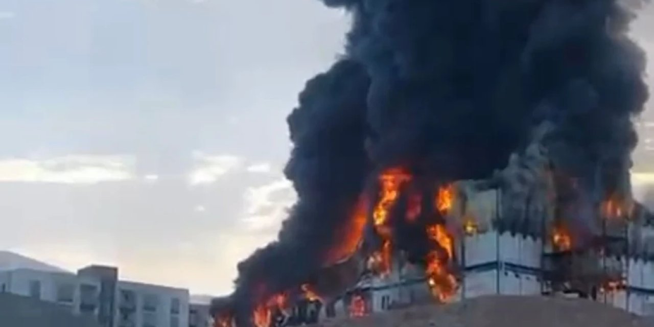 Kahramanmaraş'ta Korkutan Yangın Can Aldı! Şantiye Alanı Küle Döndü