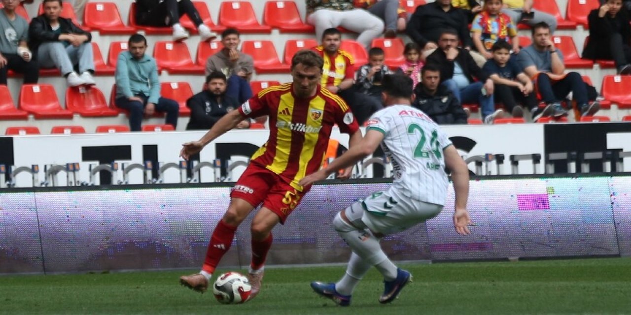 Kayserispor, Konuk Ettiği Tümosan Konyaspor'u Mağlup Etti